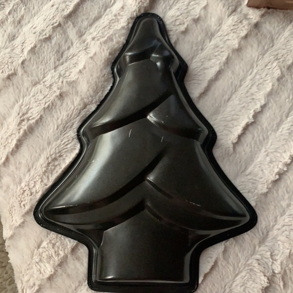 Set of 4 Cake Pans - Picture 4 of 6